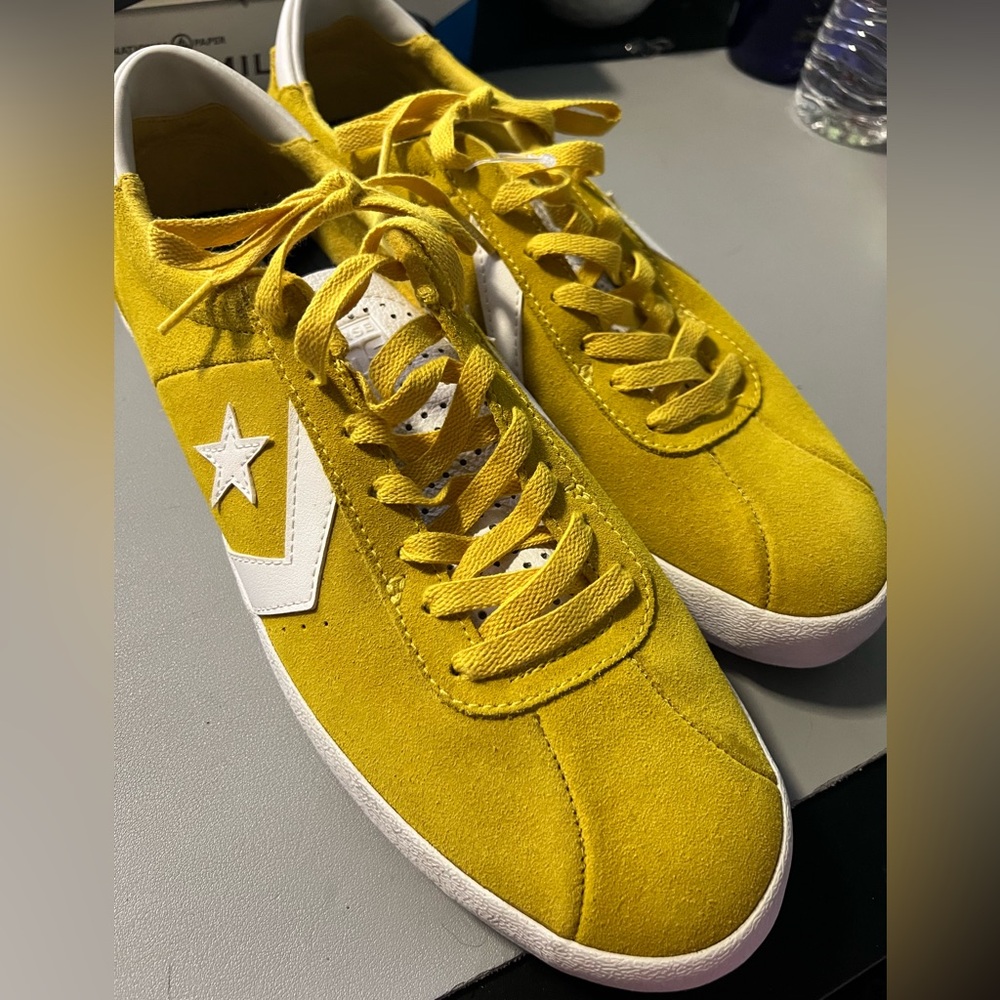 Converse Mustard Sneakers Classic style with White Details. Size M13 W14.5. NWOB